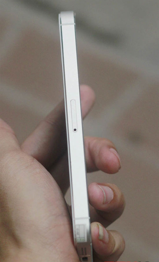 Real pictures of Galaxy S4 and iPhone 5 Taiwan in Vietnam Picture 16