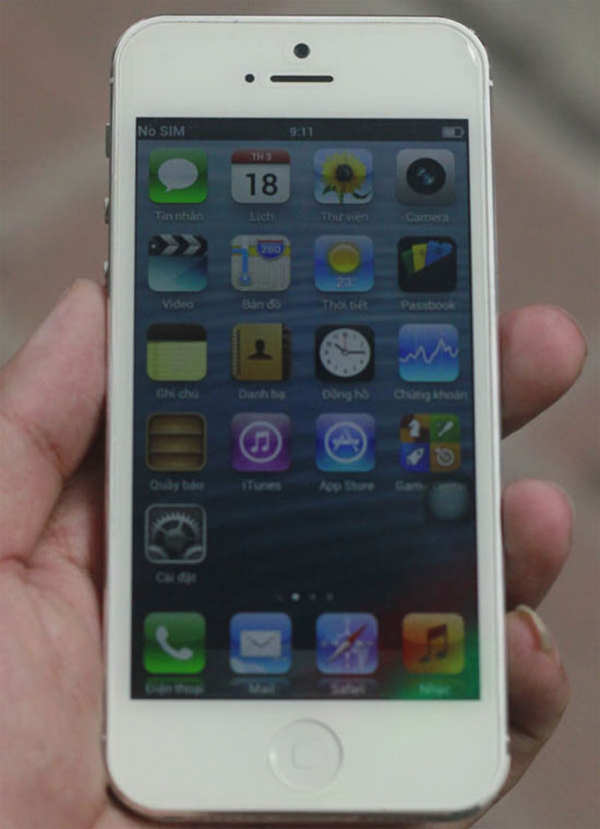 Real pictures of Galaxy S4 and iPhone 5 Taiwan in Vietnam Picture 17