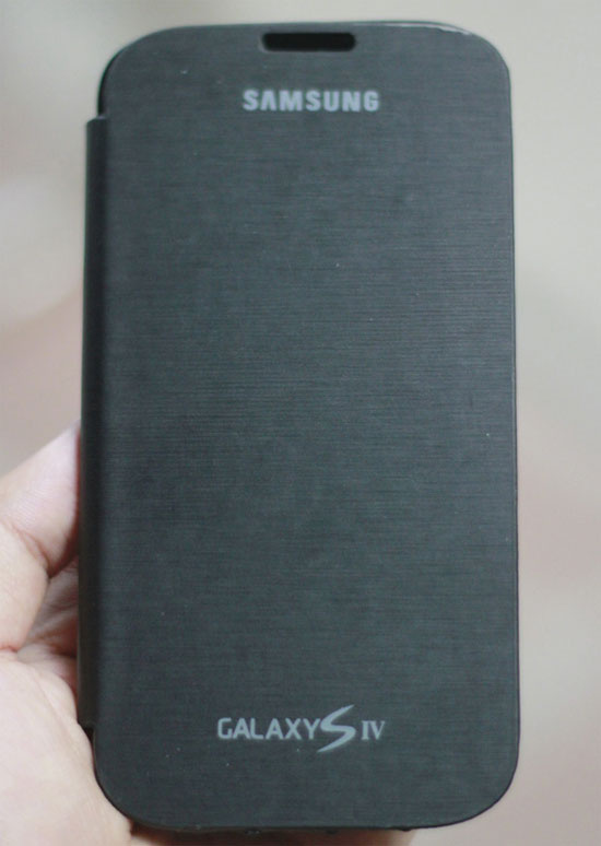 Real pictures of Galaxy S4 and iPhone 5 Taiwan in Vietnam Picture 9