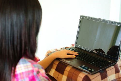 Reduce fatigue when sitting on a computer with a few simple movements Picture 1