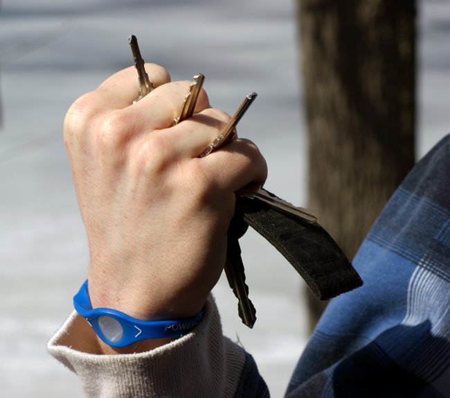 Remember carefully the following simple skills to defend yourself when in danger Picture 3