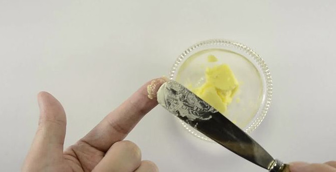 Removing 502 glue on the skin is extremely simple Picture 5