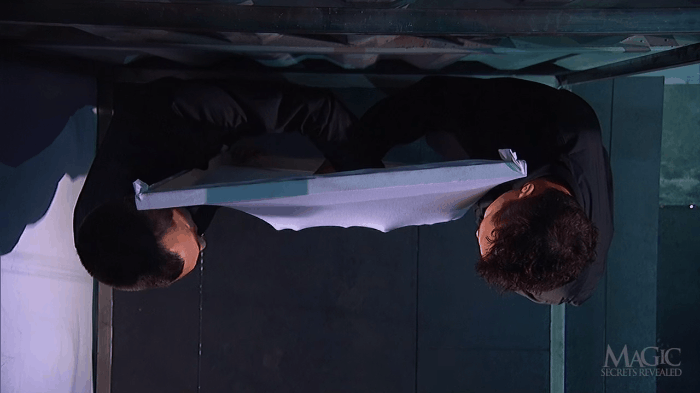 Reveal the secret of the classic magic trick going through the Great Wall of the 'witch' David Copperfield Picture 4