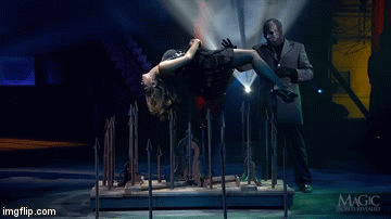 Revealing 4 immortal magic tricks that 99% of people still wonder Picture 5