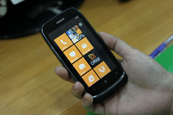 Review Nokia Lumia 610 Picture 10