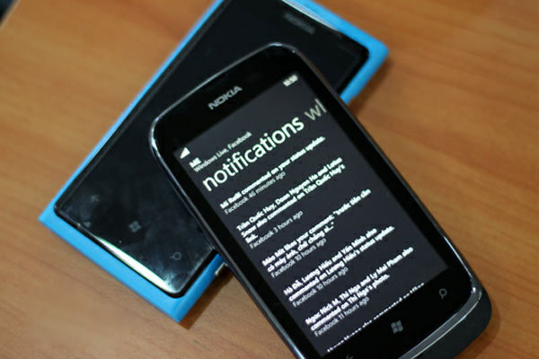 Review Nokia Lumia 610 Picture 11