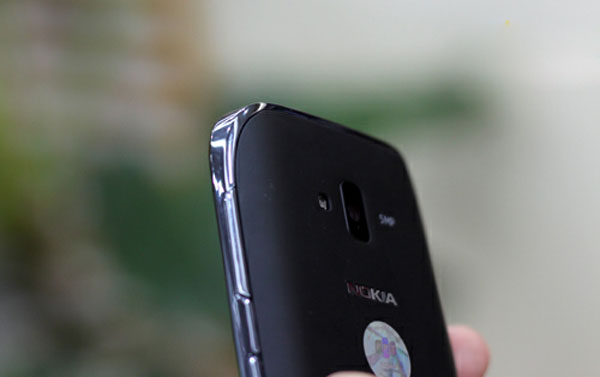 Review Nokia Lumia 610 Picture 22