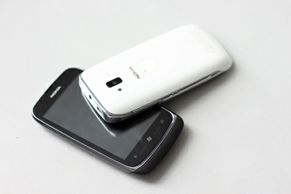 Review Nokia Lumia 610 Picture 6