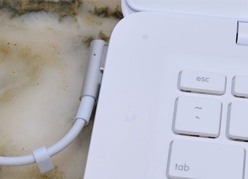 Review profile Apple Macbook Unibody Plastic Picture 6