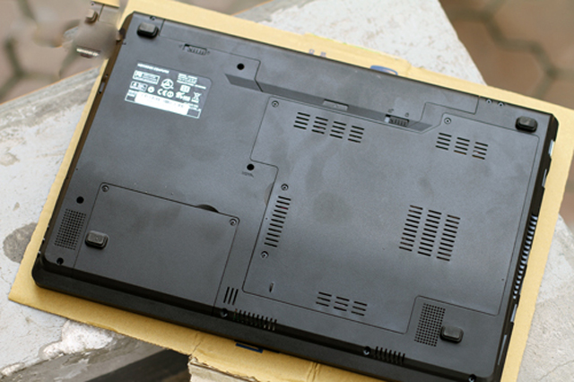 Review Sager NP5160 laptop Picture 13