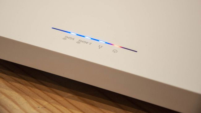 Review the EnGenius EnSky Wi-Fi 6 4x4 Indoor Access Point router Picture 1