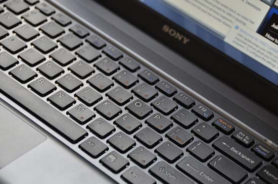 Review the Sony VAIO Y-series Notebooks Picture 8
