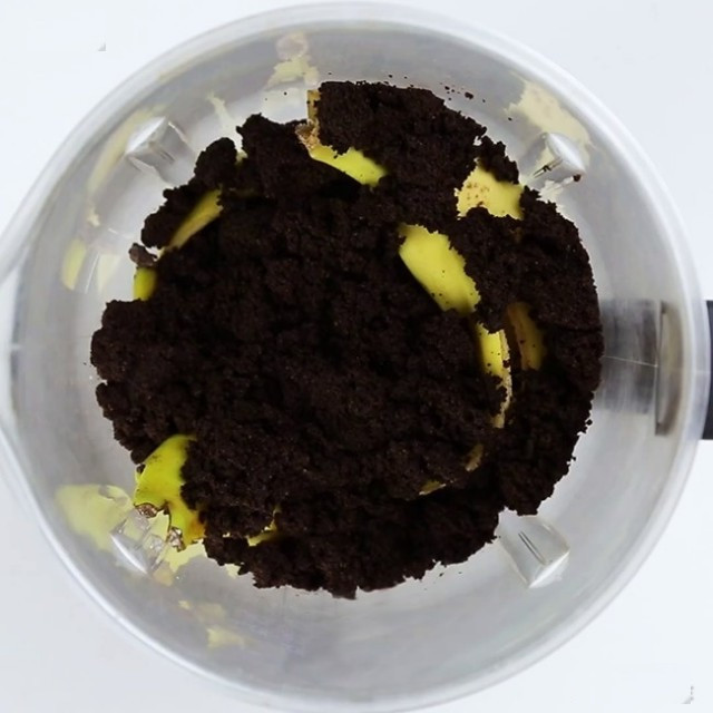 Revive dying plants with simple materials Picture 2