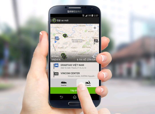 Ride a motorcycle with a mobile application Picture 1