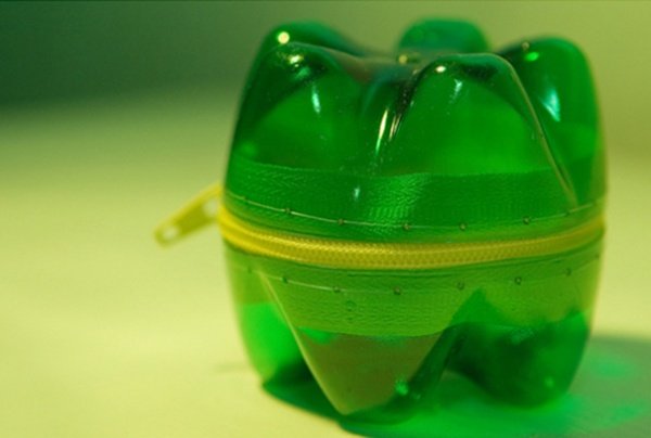 'Round the eyes' with 21 innovative ways to recycle old plastic bottles Picture 40