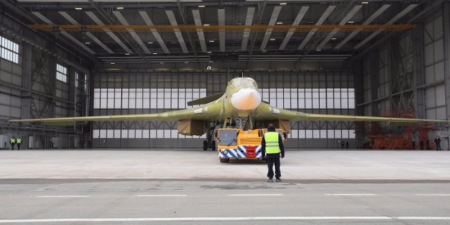 Russia has revealed: 8 photos of the Tu-160M2 heavy bomber Picture 1