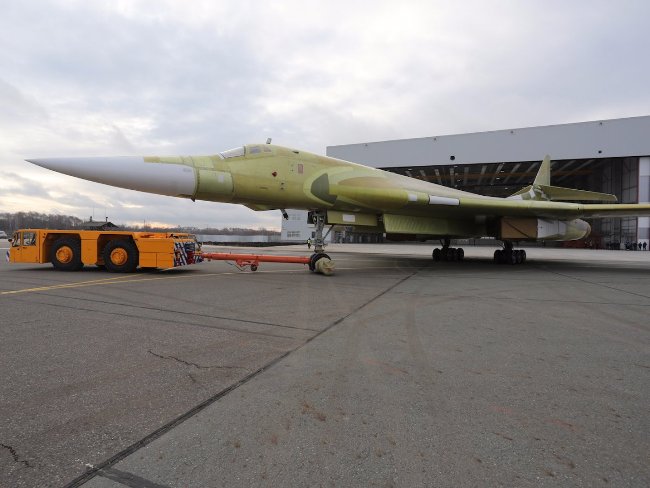 Russia has revealed: 8 photos of the Tu-160M2 heavy bomber Picture 10