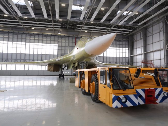 Russia has revealed: 8 photos of the Tu-160M2 heavy bomber Picture 6