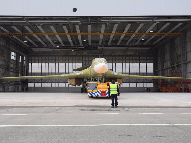 Russia has revealed: 8 photos of the Tu-160M2 heavy bomber Picture 9