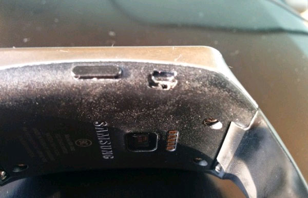 Samsung does not want to guarantee the smartwatch Gear Live Picture 1