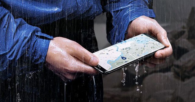 Samsung Galaxy S8 saved 20 lives in a boat crash in the Philippines Picture 1
