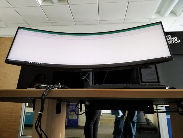 Samsung revealed the biggest screen you can buy today Picture 2