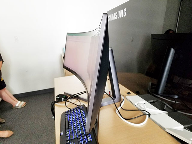 Samsung revealed the biggest screen you can buy today Picture 3