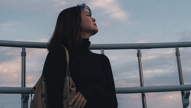 Saying things, status is about friends who are very deep, very absorbed Picture 3