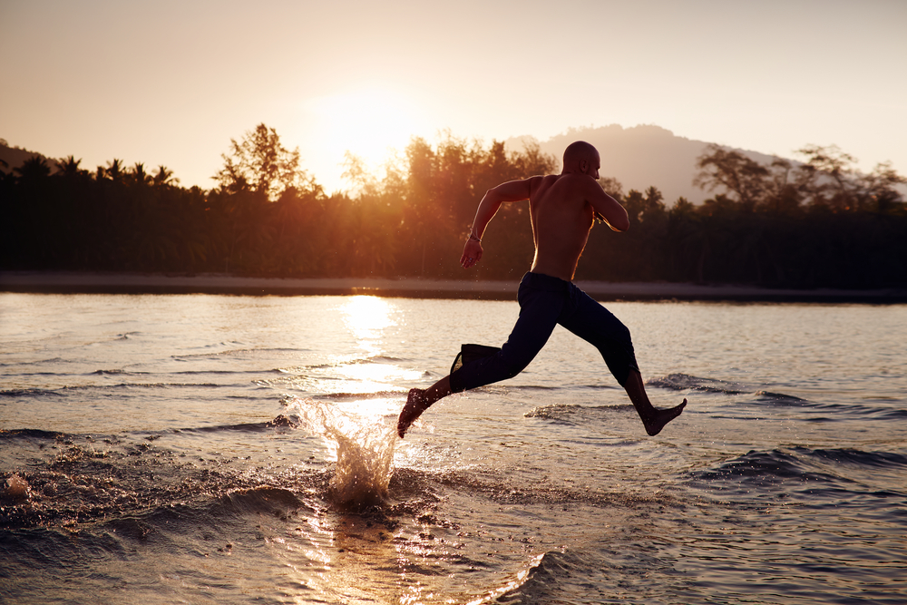 Science affirms that the new experience creates happiness, not material Picture 2