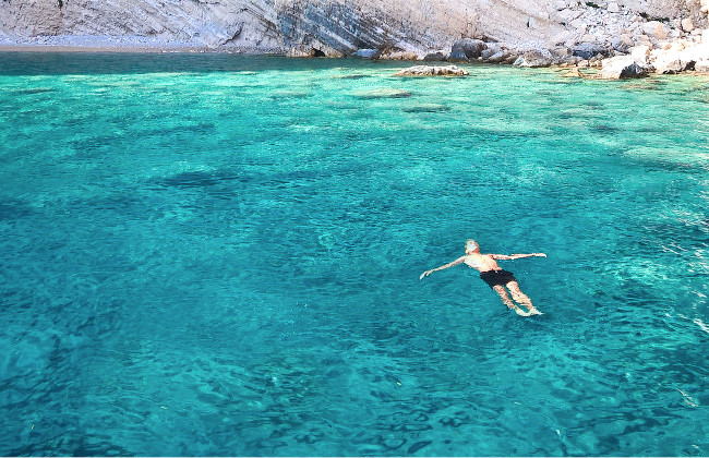 Scientifically proven: Swimming helps the brain stay healthy and reduce stress, fatigue Picture 3