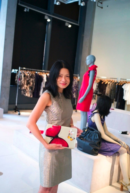 Second generation HP Vivienne Tam netbook on the catwalk Picture 7