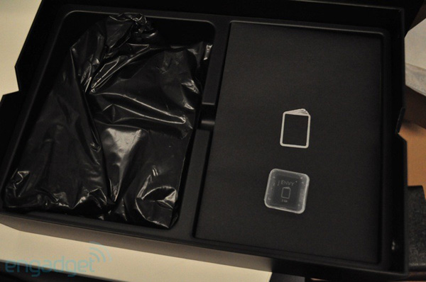 See and feel the HP Envy 14 Picture 10