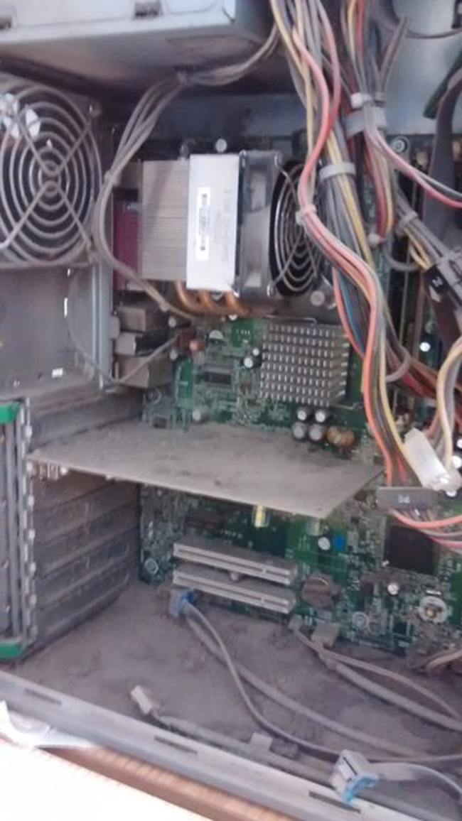 See close-up of nightmare computers for every warranty worker Picture 11