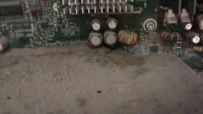 See close-up of nightmare computers for every warranty worker Picture 14