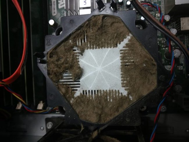 See close-up of nightmare computers for every warranty worker Picture 5