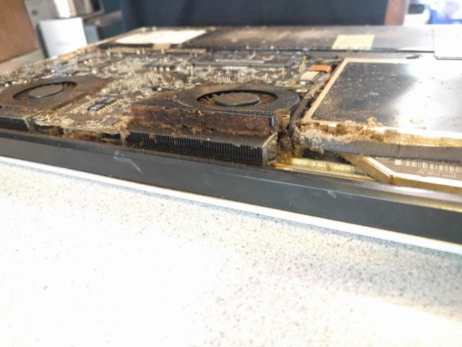 See close-up of nightmare computers for every warranty worker Picture 9