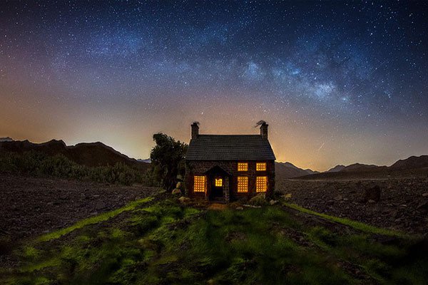 See stunning works from the art of capturing miniatures with the Milky Way Picture 2