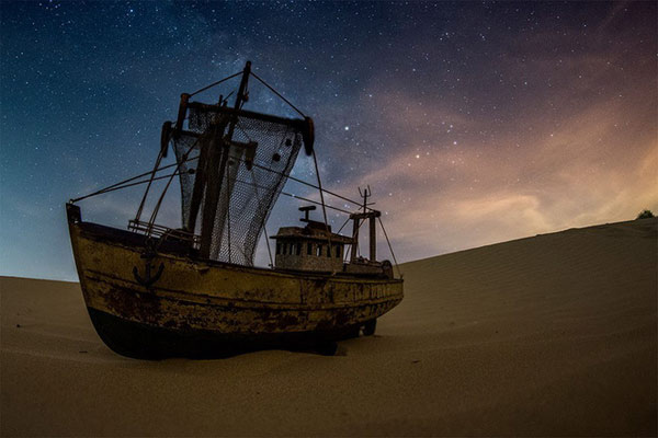 See stunning works from the art of capturing miniatures with the Milky Way Picture 4