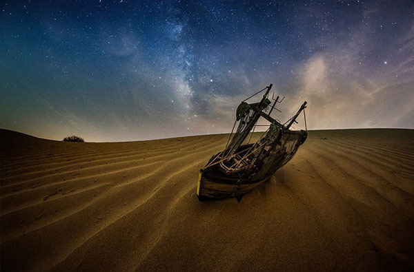 See stunning works from the art of capturing miniatures with the Milky Way Picture 8
