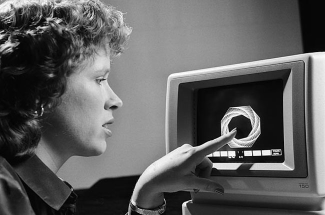 See the wonderful images of the world's first computer layout Picture 13