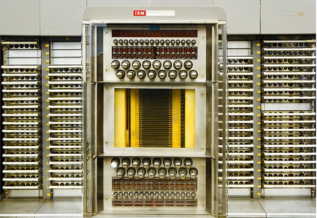 See the wonderful images of the world's first computer layout Picture 2