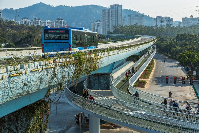 See the world's longest overhead bike route in China Picture 4