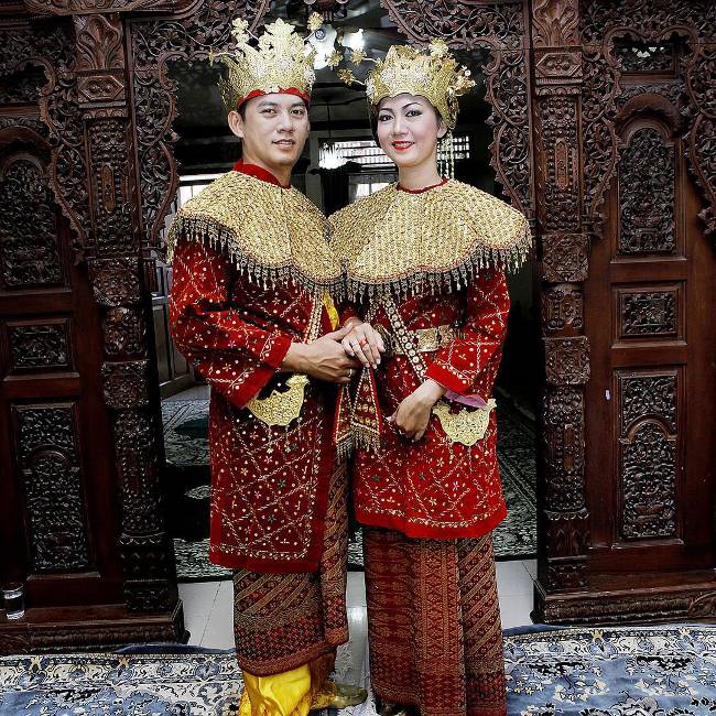 See traditional wedding dresses of countries around the world Picture 10