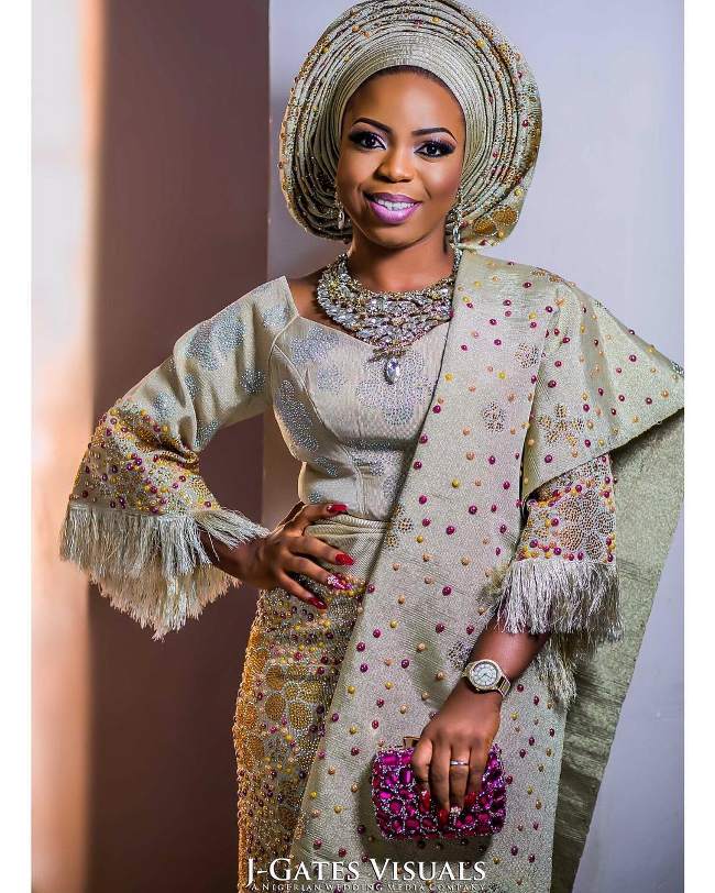 See traditional wedding dresses of countries around the world Picture 19