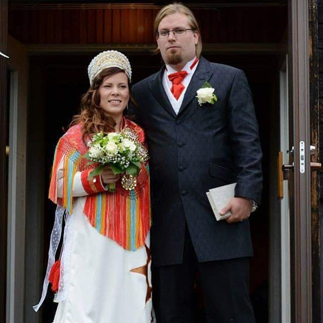 See traditional wedding dresses of countries around the world Picture 4