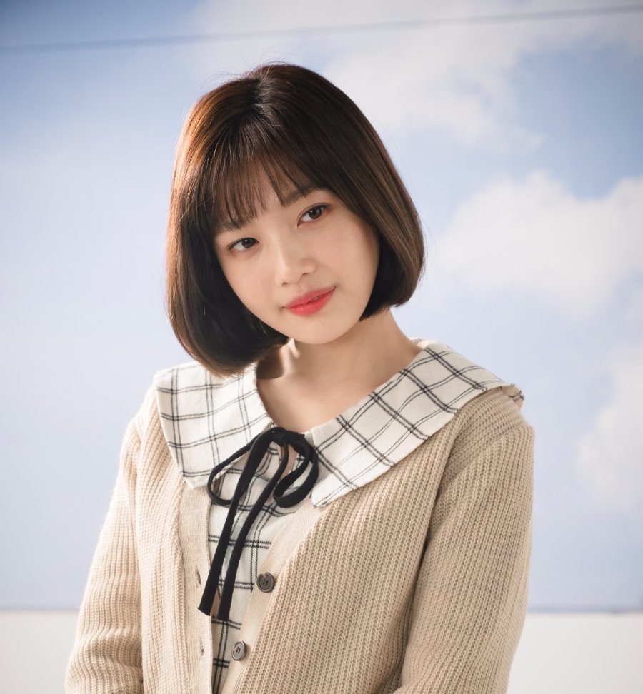 Short hairstyles for the best round face in 2020 Picture 11