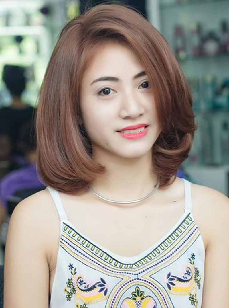 Short hairstyles for the best round face in 2020 Picture 22