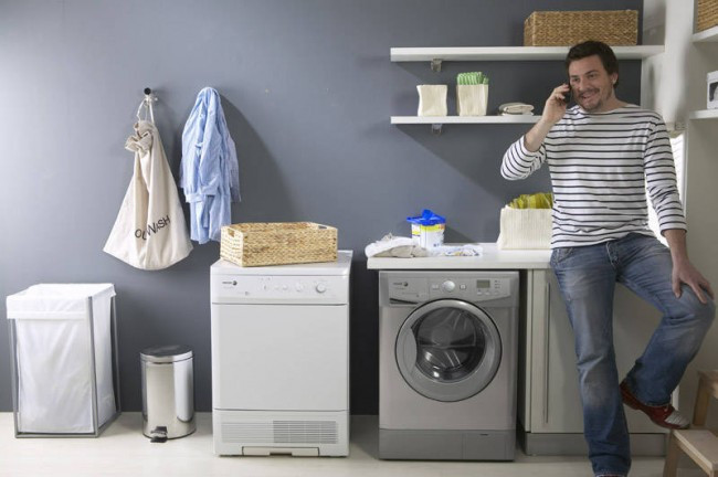 Should dirty clothes be immediately put into the washing machine? Picture 3