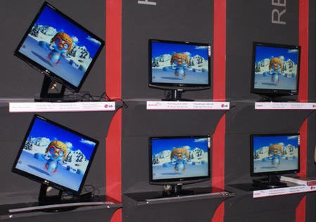 Should I buy an old or new LCD monitor? Picture 1