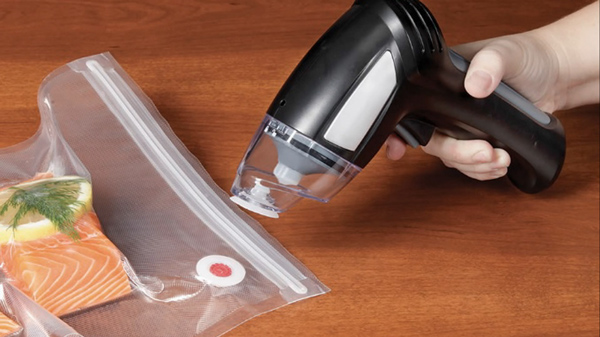 Should use a mini or handheld vacuum? Picture 4